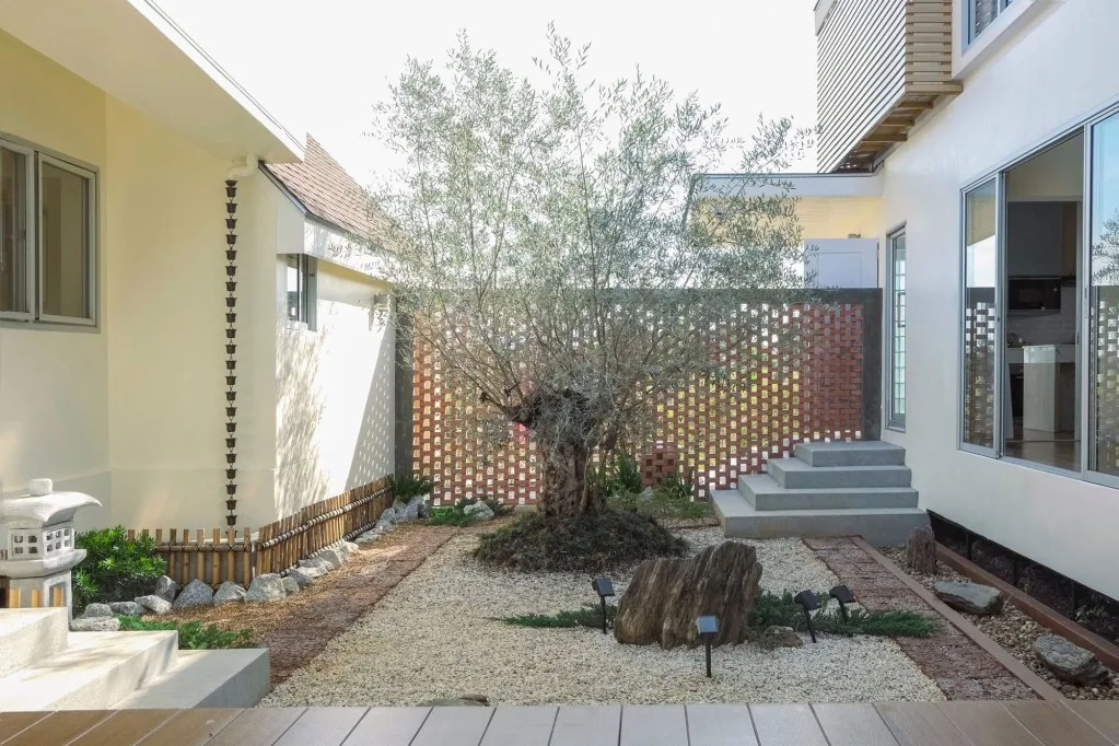 Alex House — photo 17